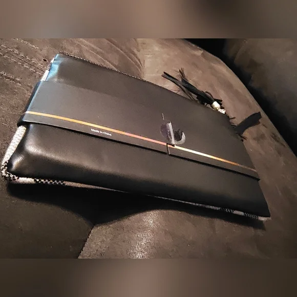 Rachel Zoe Plaid Tasseled Zipper Wristlet. NWT - Picture 5 of 7